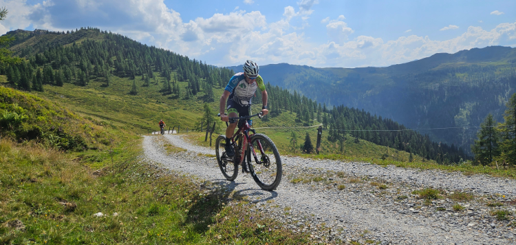 Dachstein Hutte runde Vasa Sport