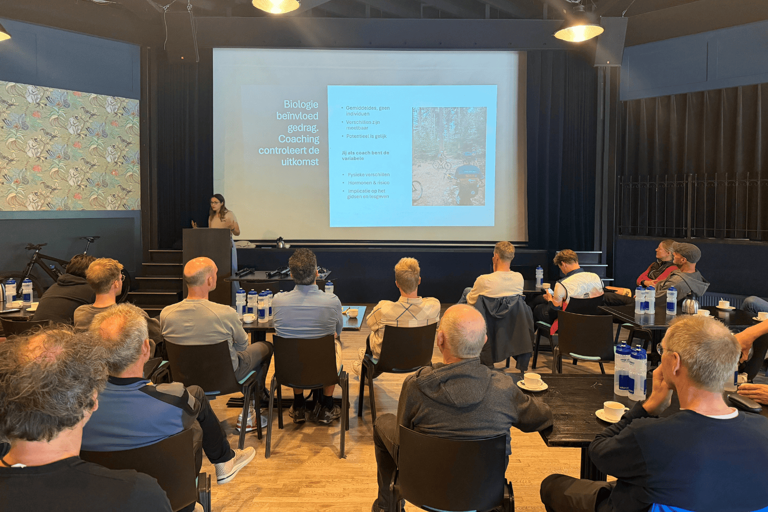 Presenatie van Ella van der Veer - MTB gids & instructeur en mede-eigenaar van CycloWorld