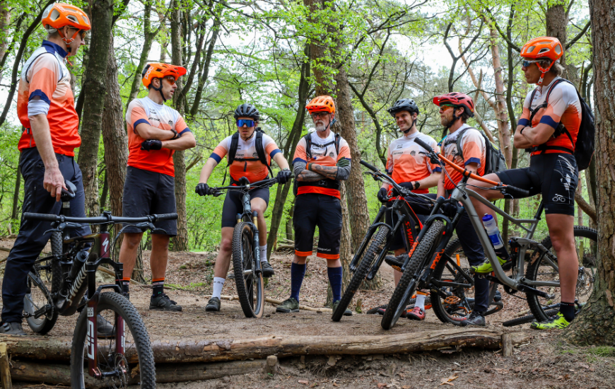 Vasa Sport bikegidsen die instructie krijgen