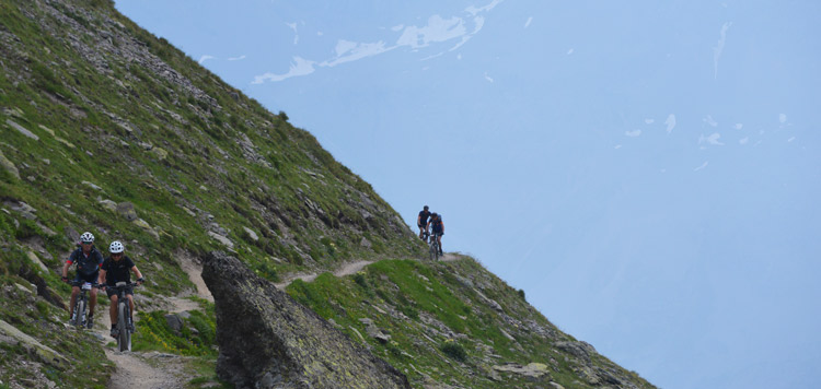 mountainbike-reis-transalp-ischgl-st-moritz-engadin