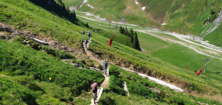 mtb-transalp-tocht-engadin-panorama-afdalen