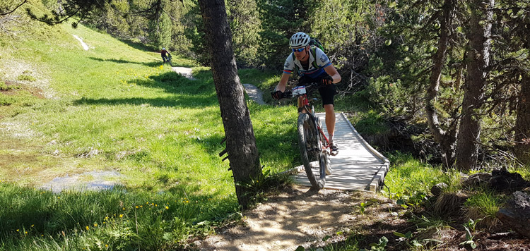 mtb-transalp-tocht-engadin-panorama-afdalen