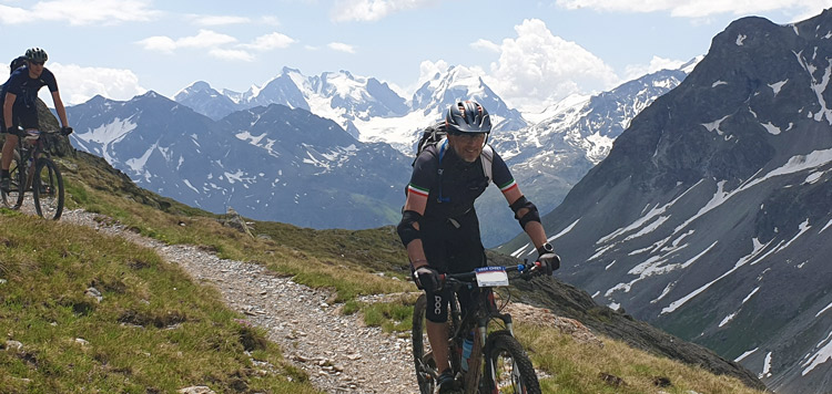 mtb-transalp-tocht-engadin-panorama-afdalen