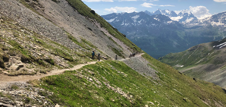 mtb-transalp-tocht-engadin-panorama-afdalen