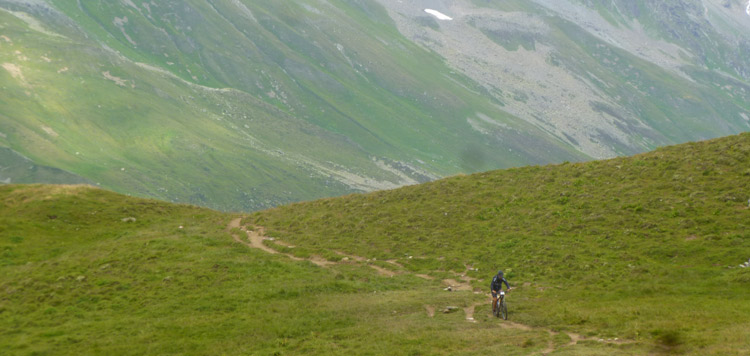 mtb-transalp-tocht-engadin-panorama-ischgl-moritz