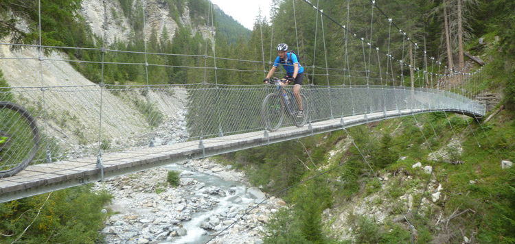 mtb-transalp-tocht-engadin-panorama-ischgl-moritz