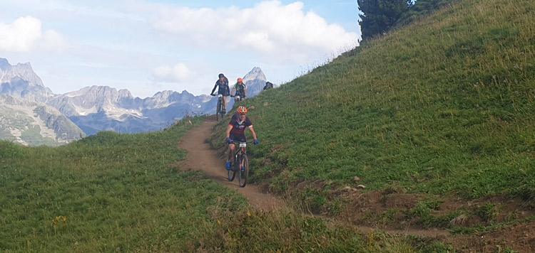 mtb-transalp-tocht-engadin-panorama-ischgl-moritz