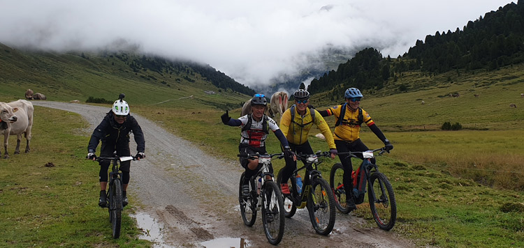 mtb-transalp-tocht-engadin-panorama-ischgl-moritz