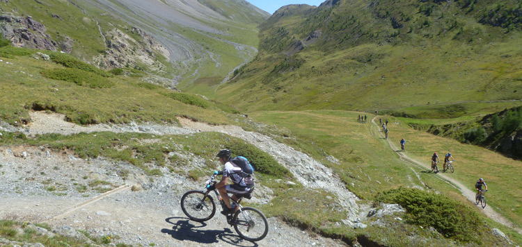 mtb-transalp-tocht-engadin-panorama-ischgl-moritz