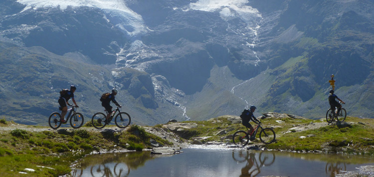 mtb-transalp-tocht-engadin-panorama-ischgl-moritz