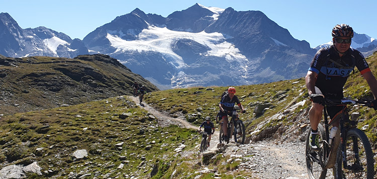 mtb-transalp-tocht-engadin-panorama-ischgl-moritz