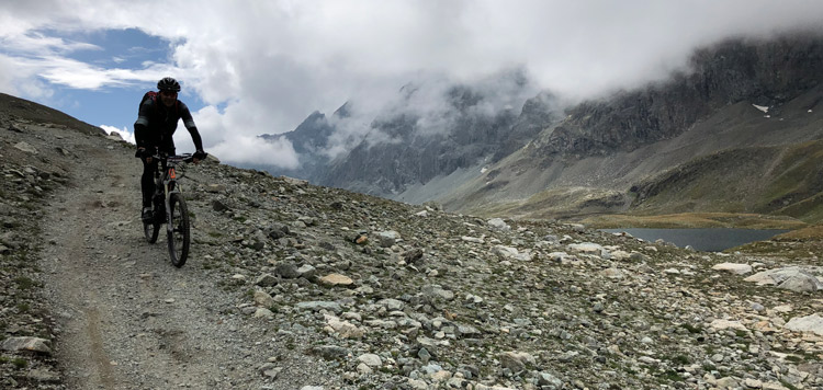 mtb-transalp-tocht-engadin-panorama-ischgl-moritz