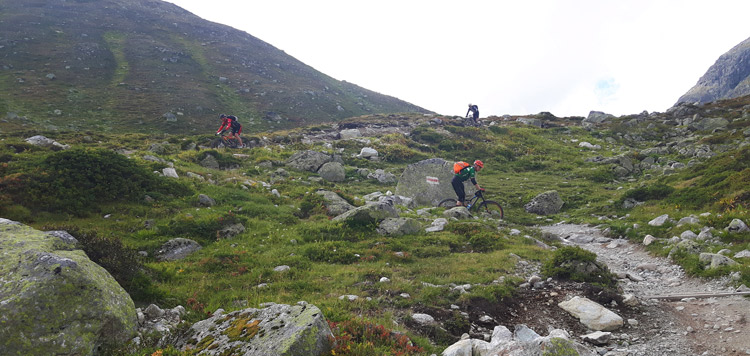 mtb-transalp-tocht-engadin-panorama-ischgl-moritz