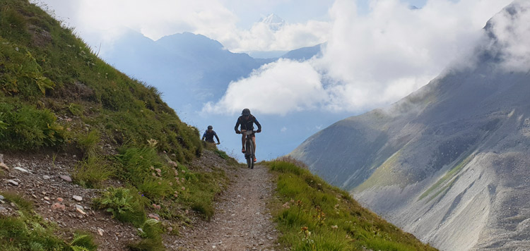 mtb-transalp-tocht-engadin-panorama-ischgl-moritz