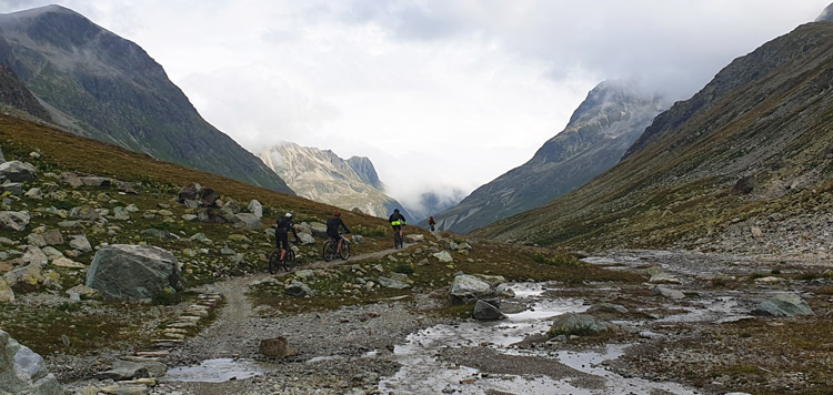 mtb-transalp-tocht-engadin-panorama-ischgl-moritz