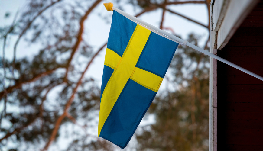 Zweedse vlag aan een gevel