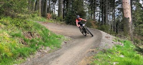 Een fietser op de Hochsauerland Trails