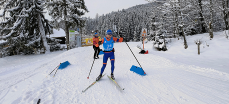 Een langlaufer op het NK in Ramsau am Dachstein