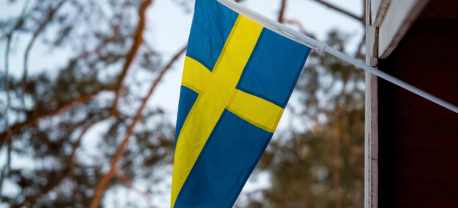 Zweedse vlag aan een gevel
