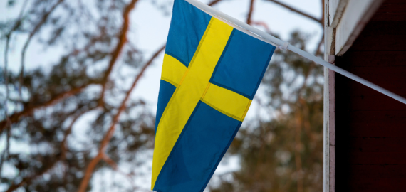 Zweedse vlag aan een gevel